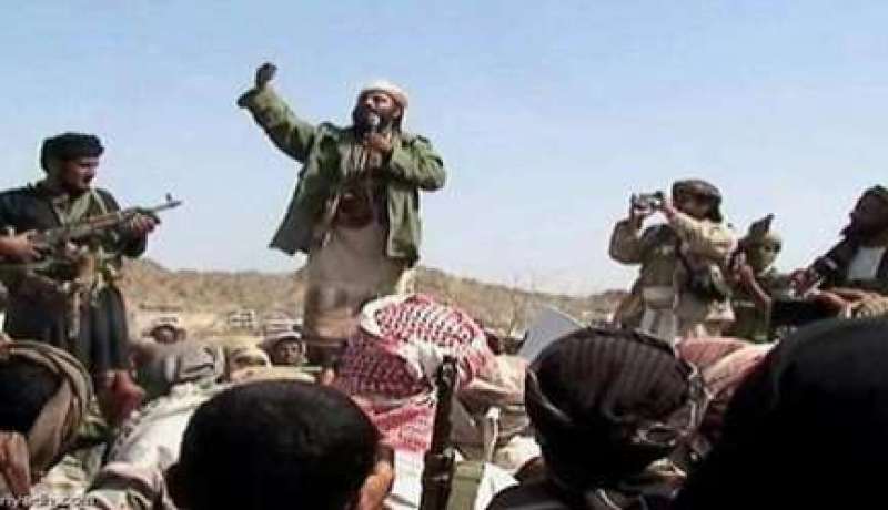 السجن لـ 5 عناصر من القاعدة بتهمة التخطيط لاستهداف مقار وشخصيات عسكرية يمنية