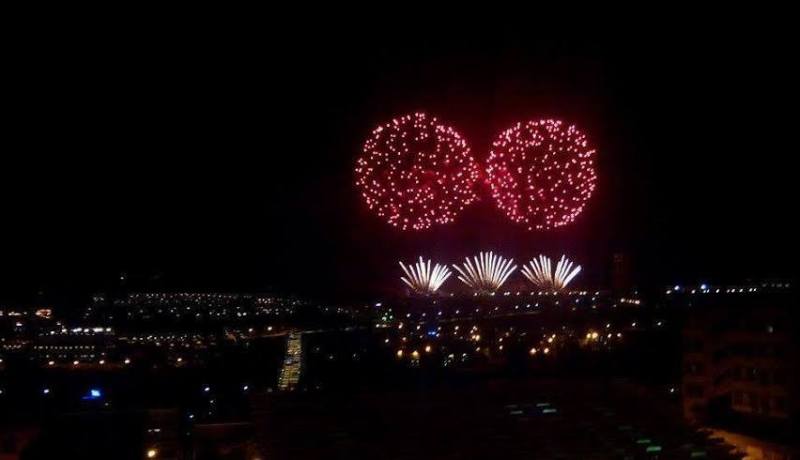 ألعاب نارية تكاد تقطع الأنفاس في تظاهرة قسنطينة