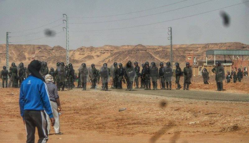 مناوشات متقطعة بين محتجين والشرطة بتمنراست