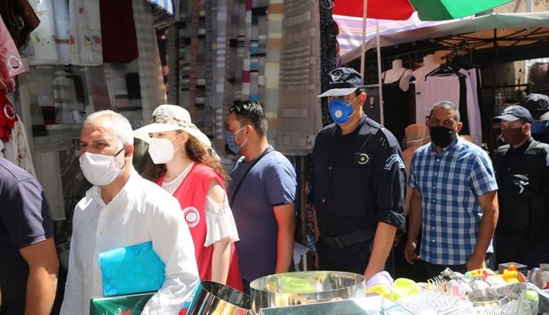 العاصمة: تشكيل لجنة مراقبة ومتابعة وردع التجار المخالفين للإجراءات الصحية