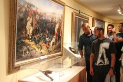 بالصور: لاعبو المنتخب الوطني يزورون متحف المجاهد برياض الفتح