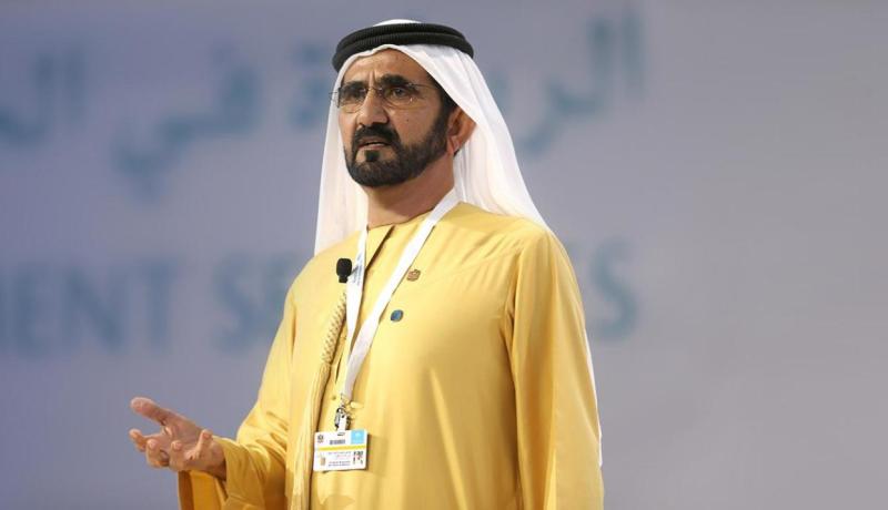 حاكم دبي يمنح عائلة شهيدة القراءة شهادة تقدير و10 آلاف دولار