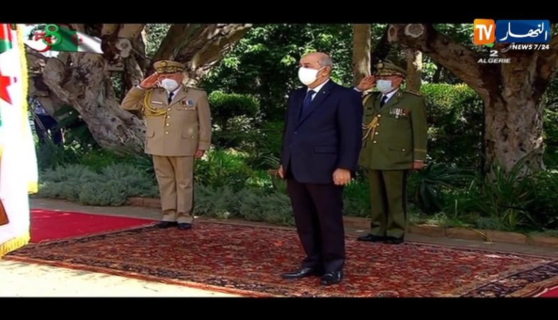 رئيس الجمهورية يشرف على تقليد الرتب وإسداء الأوسمة للضباط السامين في الجيش