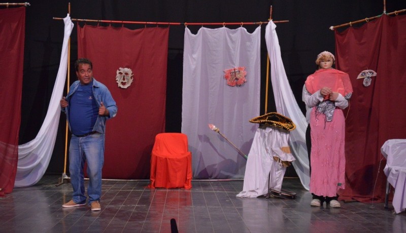 بالصور- الفكاهة تعود في نوفمبر بـ 12 قناعا!