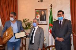 وزير الفلاحة يكرم عددا من الأطباء البيطريين الناشطين بولاية البليدة