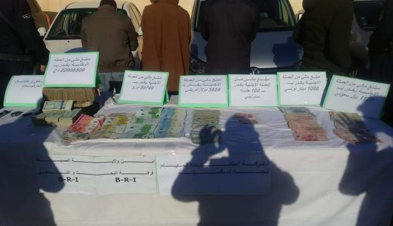 حجز مبالغ معتبرة بالعملة الوطنية والأجنبية بالمسيلة