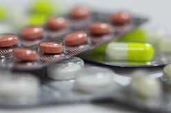 اشتراط رخصة مؤقتة لاستخدام الأدوية الموجهة لعلاج أمراض خطيرة