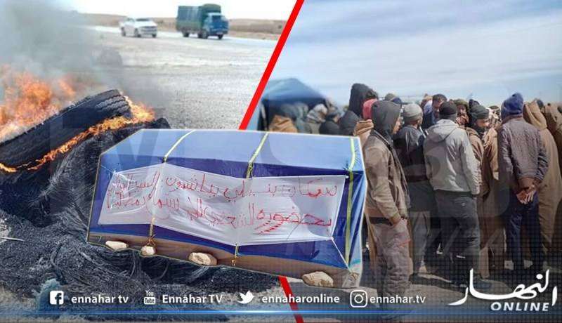 الجلفة: مواطنون يَنْصبون الخيم أمام الطريق الوطني رقم 1 بقرية بنيلي