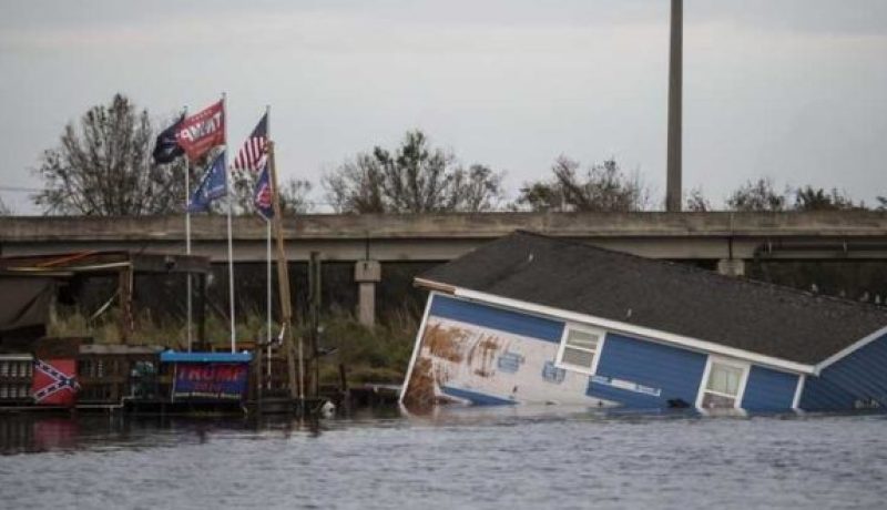 هلاك 14 شخصا في إعصار “لورا” بالولايات المتحدة الأمريكية