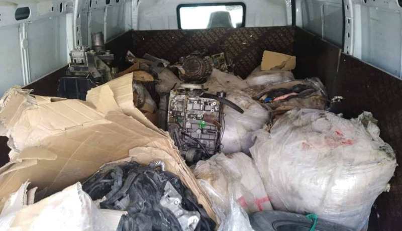 أم البواقي: الجمارك تحجز 12 محرك على متن سيارة نفعية