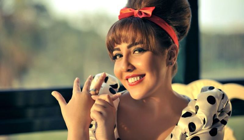 مي كساب تحصل على الدرع الفضي من يوتيوب