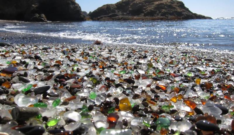 صور رائعة لشاطيء الزجاج المتواجد في كاليفورنيا