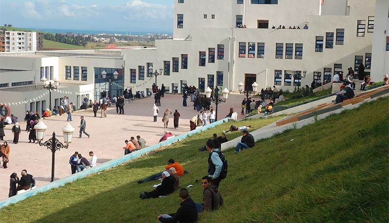 جامعيون يحتجون بسبب تجاوزات في قائمة المنح الدراسية للدكتوراه بالخارج