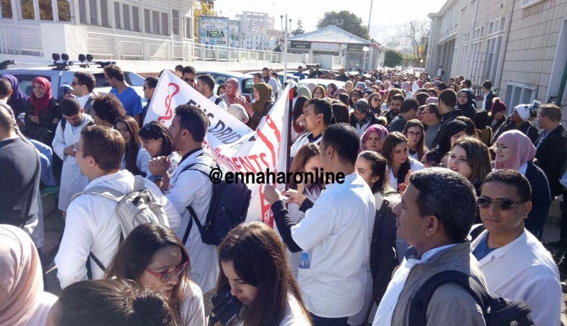 الأطباء المقيمون يصدرون بيانا عقب إعلان وزارة الصحة التكفل ببعض مطالبهم