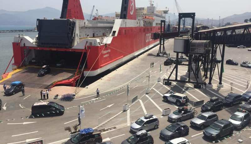 805 مواطن جزائري مقيم بفرنسا دخلوا الجزائر أمس