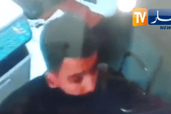 شاهد.. لحظة سرقة حاسوب محمول من مسجد العتيق بسيدي موسى في العاصمة