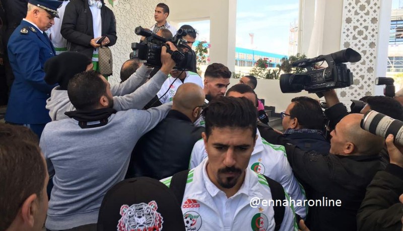 بالصور.. وصول المنتخب الوطني إلى قسنطينة