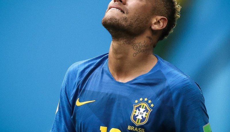 نيمار يكشف سرّ بكائه بعد الفوز على كوستاريكا