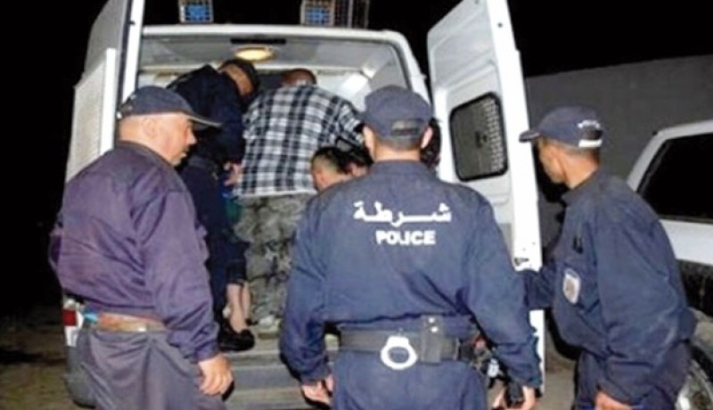 الإطاحة بشخص انتحل هويات الغير للسطو على مركبات المواطنين بالعاصمة