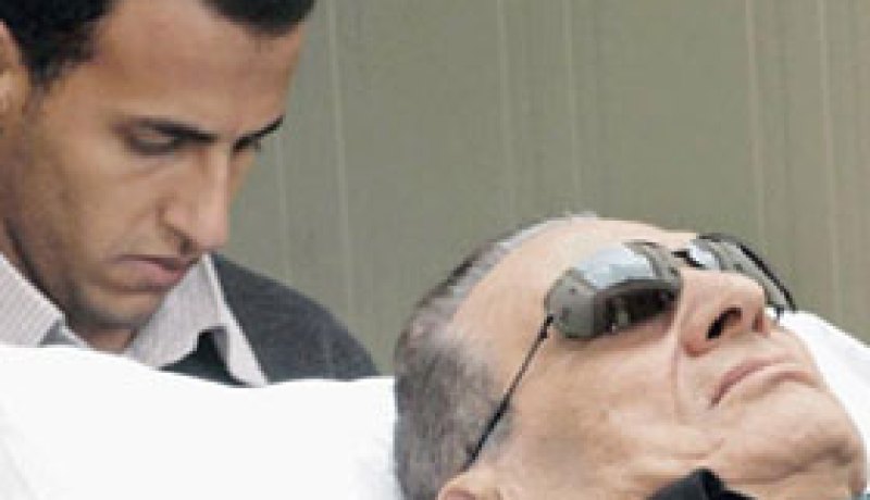 الإذاعة المصرية تهنئ الرئيس “حسني مبارك” بعيد الفطر