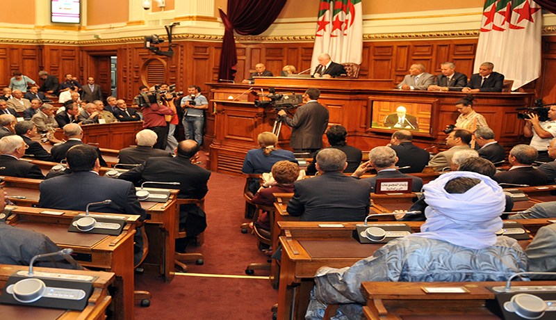 السيناتورات يبدأون بـ الهَم هَم