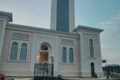 بالصور أول صلاة جمعة في المسجد الكبير العلامة عبد الحميد بن باديس بوهران