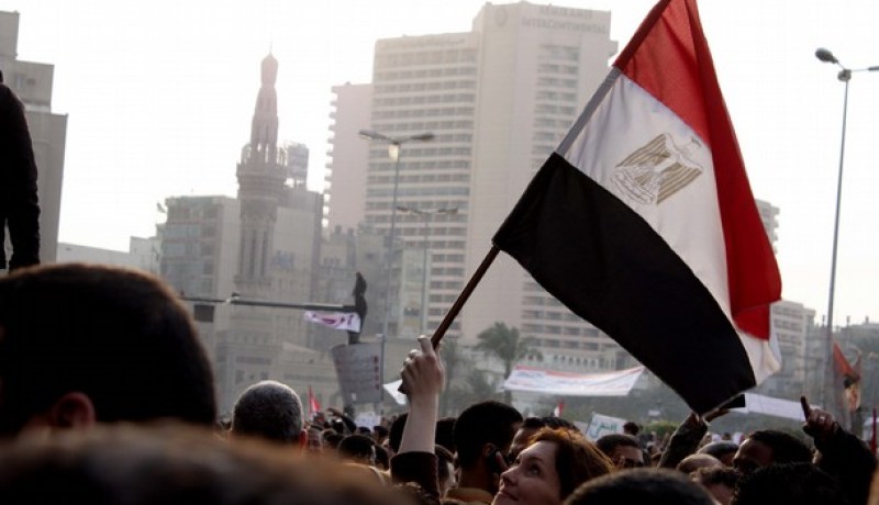 متظاهرون في ميدان التحرير يدعون الى “اسقاط الدستور”