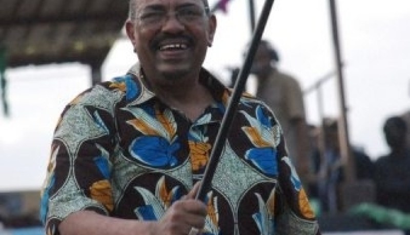 البشير يتوّعد بائعي الخمور