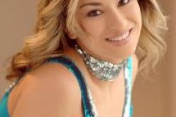 أطلب من القائمين على الفن في الجزائر أن يتذكروننا