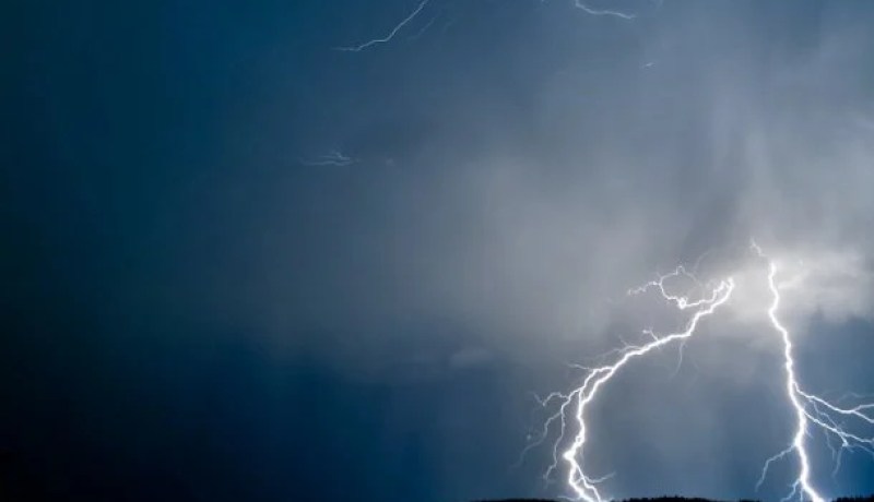 وفاة طفل إثر صاعقة رعدية بسكيكدة