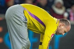 حارس المجر يواجه النرويج فى تصفيات اليورو ببنطلون نوم