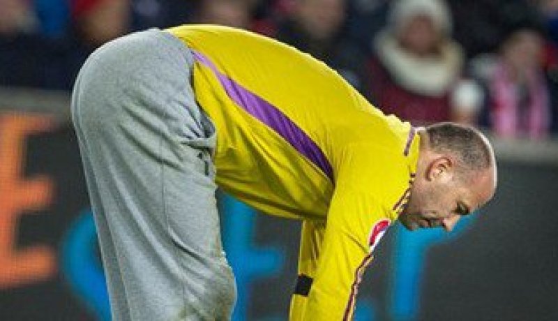 حارس المجر يواجه النرويج فى تصفيات اليورو ببنطلون نوم