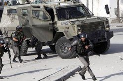 إصابة 6 إسرائيليين فى هجومين بسكين وثالث بسيارة فى الضفة الغربية