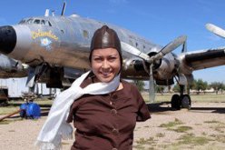 امريكية تدخل موسوعة جينيس كأول قائدة طائرات بدون ذراعين
