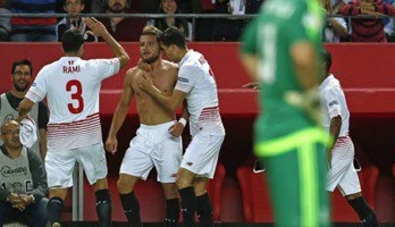 الريال يُهدى برشلونة صدارة الليجا بسقوط مذل أمام إشبيلية