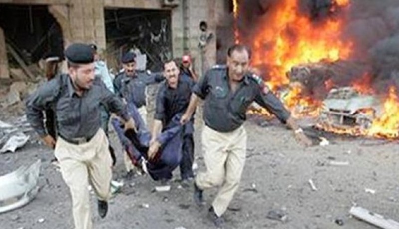 50 قتيل و 200 جريح في تفجير انتحاري بضريح في باكستان