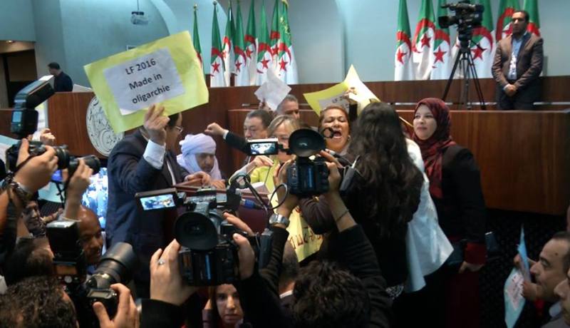 النواب البرلمانيون المعارضون يصدرون بيان مشترك حول قانون المالية