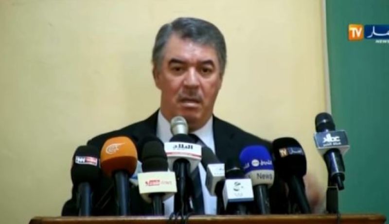 بالفيديو حجار..نظام LMD كان يدرس بطريقة خاطئة