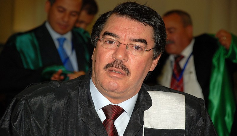 حجار يحاسب  دينار  دينار