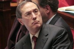 وزير فرنسي يتحدث عن “حرب صليبية” في ليبيا واليسار يحتج