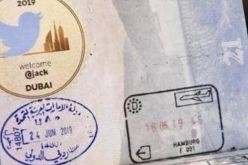 شاهد.. مطار دبي يرحب بأول زيارة لمؤسس “تويتر” بطريقة إبداعية
