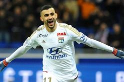 الدولي الجزائري رشيد غزال يقترب من إيفرتون الانجليزي