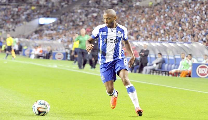 البرتغاليـون ينصّبون براهيمي بطلا ويؤكدون أنه سيد الميدان