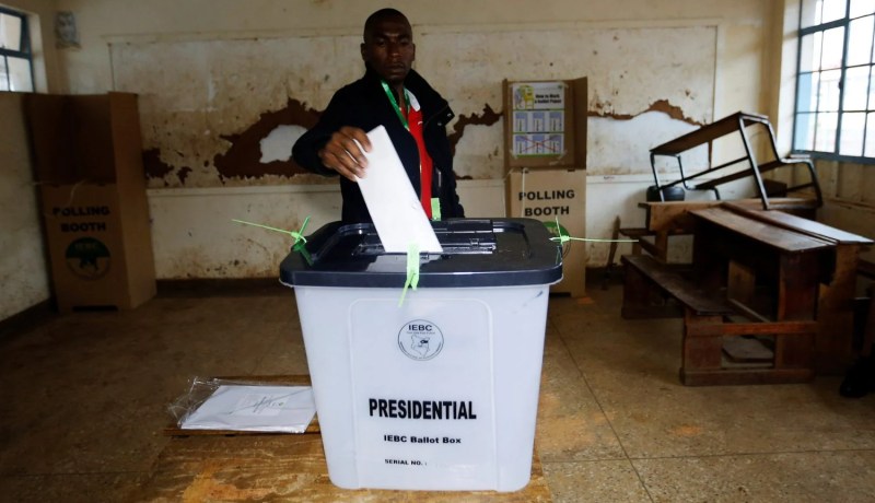 بالصور إشتباكات عنيفة خلال جولة إنتخابات الرئاسة في كينيا