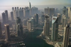 صور احتراق أحد أضخم أبراج دبي مارينا