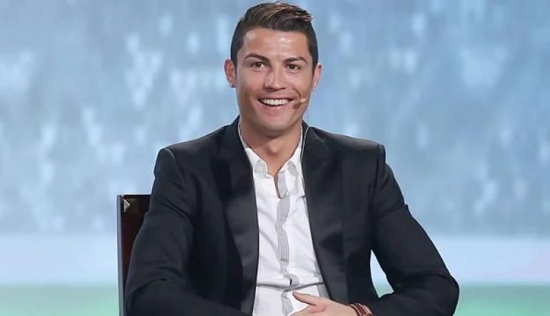 البرتغالي رونالدو بطل فيلم المناور في قصره الجديد ببرج ترامب بنيويورك