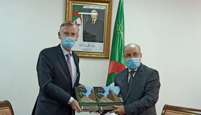 وزير الشؤون الدينية يستقبل سفير دولة هولندا بالجزائر