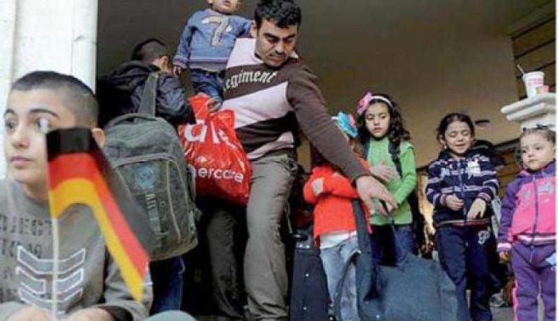 وزيرة الدفاع الألمانية لا إرهابيين بين اللاجئين