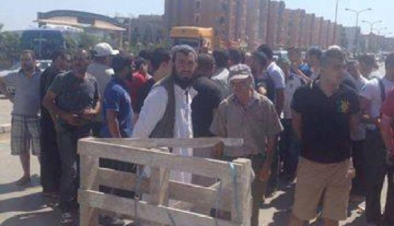 أكثر من 100 شخص يحتجون للمطالبة بغلق محل لبيع الخمور في باتنة