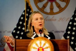 كلينتون : توسع الاستيطان الإسرائيلي يعطل تحقيق السلام من خلال المفاوضات